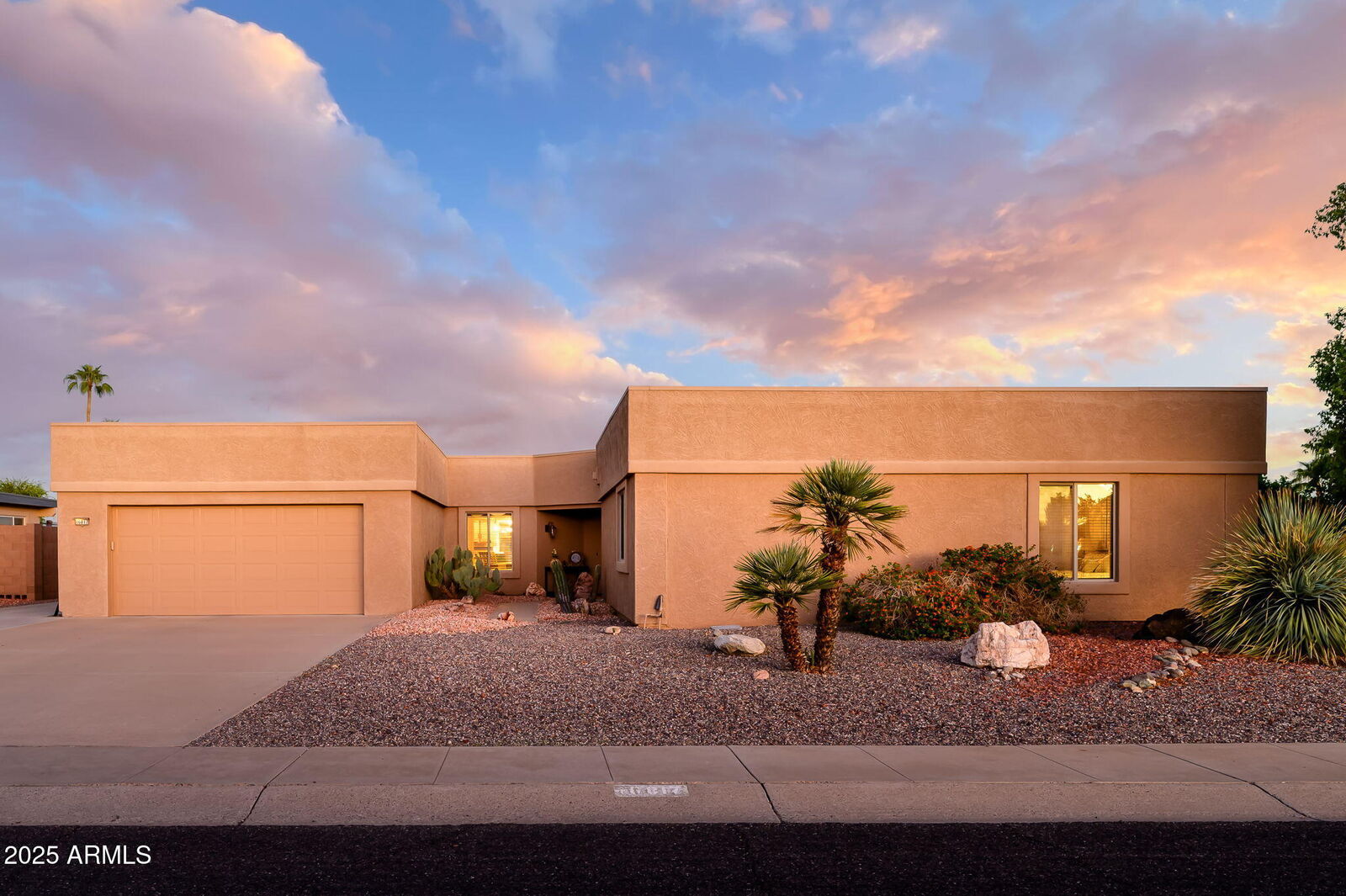 Property Photo:  16817 N Beaver Valley Court  AZ 85351 