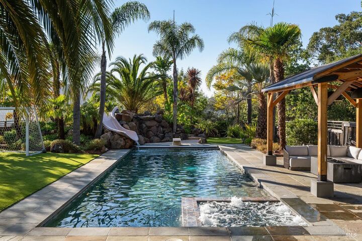 Property Photo: 220 Deer Park Avenue CA 94901