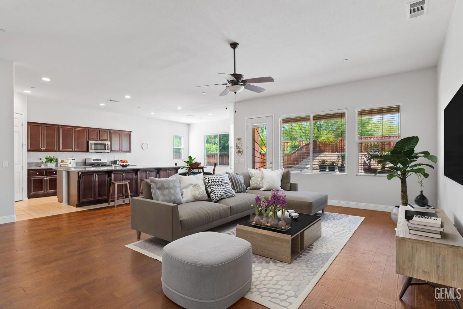 Property Photo:  9904 Toscana Drive  CA 93306 