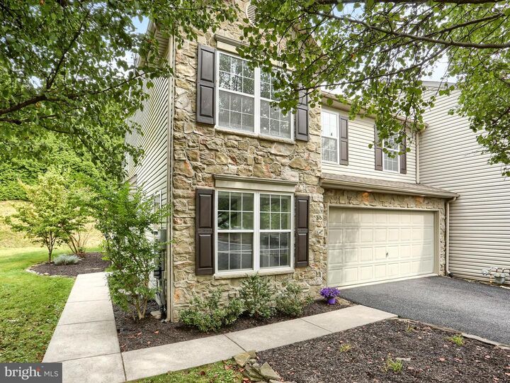 Property Photo:  86 Broadwell Lane  PA 17055 