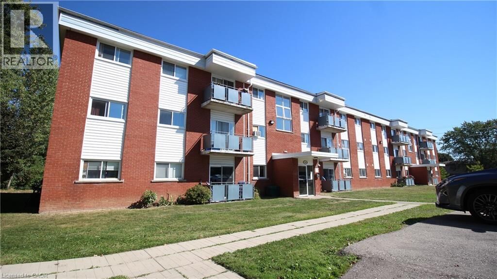 Property Photo:  527 Parkside Drive 12  ON N2L 4X7 