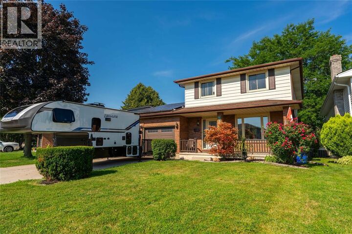 Property Photo:  607 Bristol Street  ON N7S 5S7 