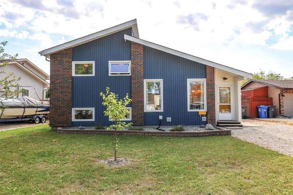 Photo de la propriété:  56 Corliss Crescent  MB R2C 4S6 