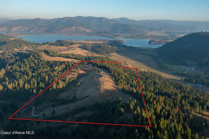 Property Photo:  26706 S Willow Creek Rd  ID 83842 