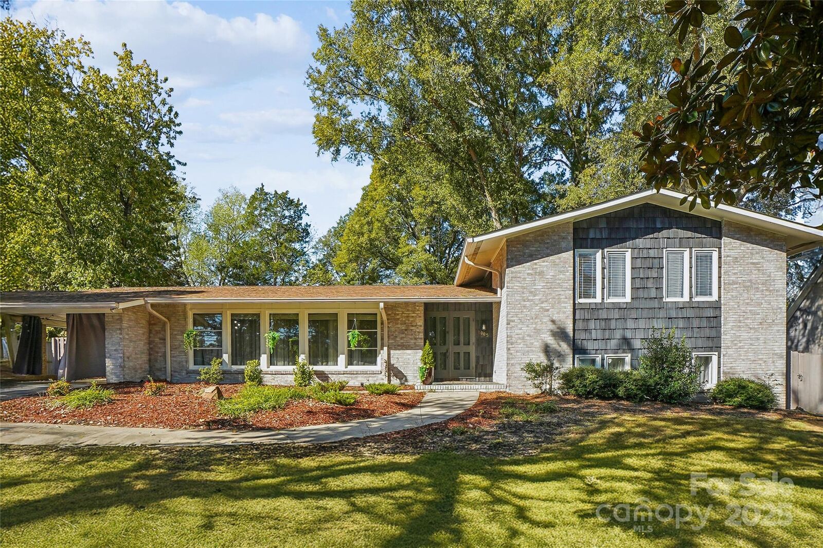 Property Photo:  1005 Mocksville Avenue  NC 28144