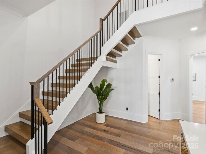 Property Photo:  915 Laurel Creek Lane  NC 28211 