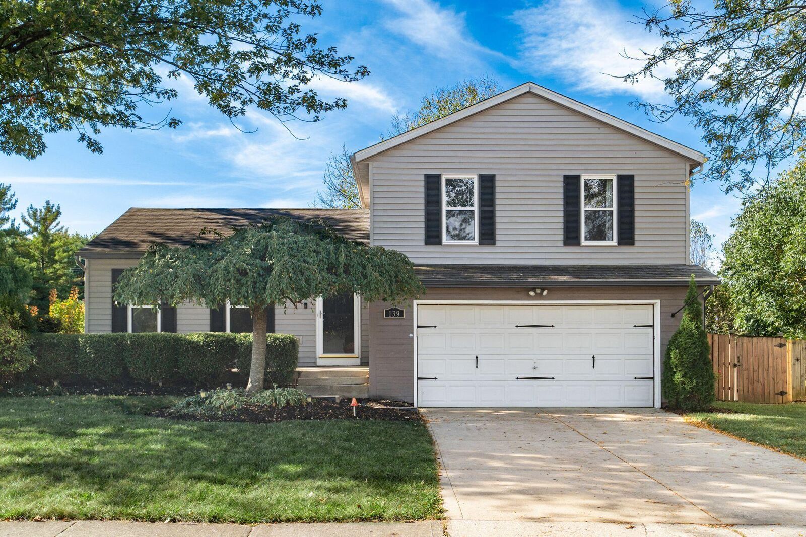 Property Photo:  139 Parkview Drive  OH 43147 