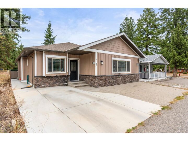 205 Falcon Avenue — photo 1