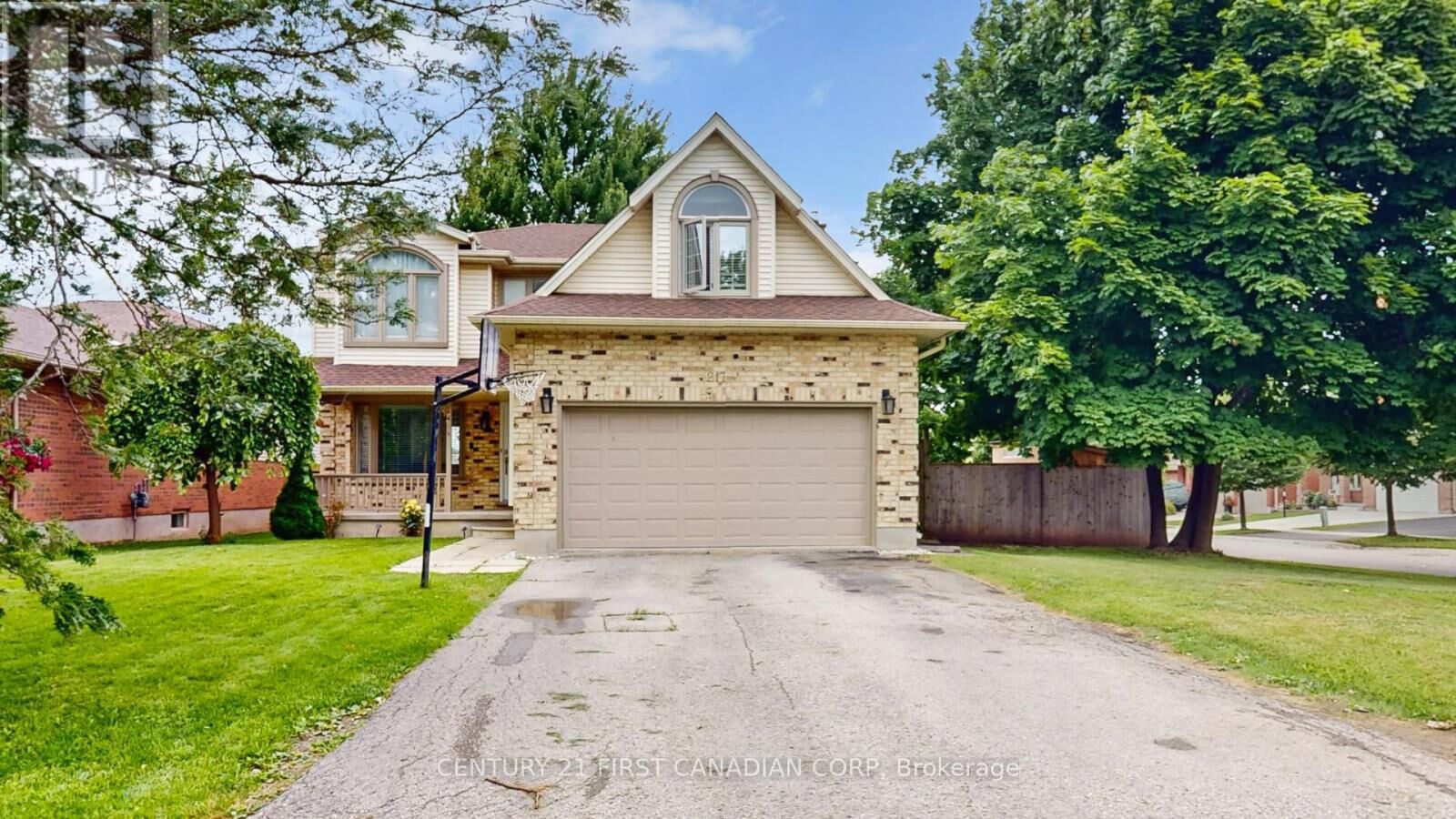 Property Photo:  217 Colette Drive  ON N6E 3S8 