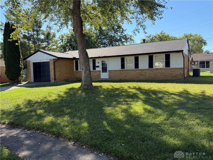 Property Photo: 17 Lawndale Court OH 45383