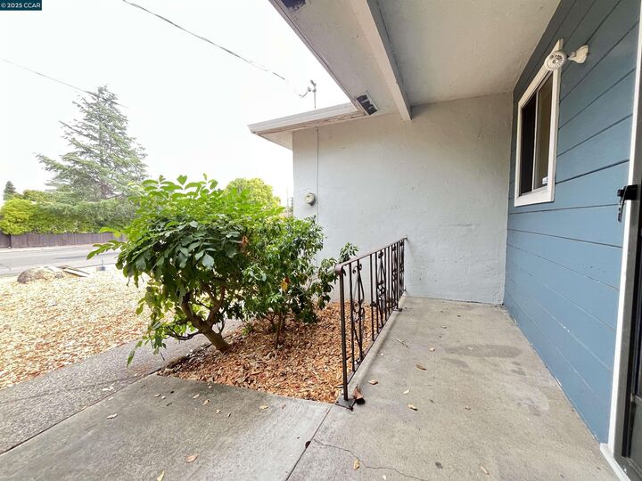 Property Photo: 1665 Center Rd CA 94947