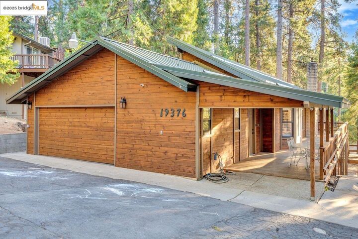 Property Photo: 19376 Poplar Circle CA 95383