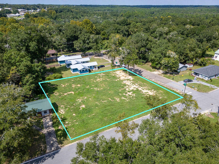 Property Photo:  3 Lots N 11th Street Lots 715-716-717  FL 32433 