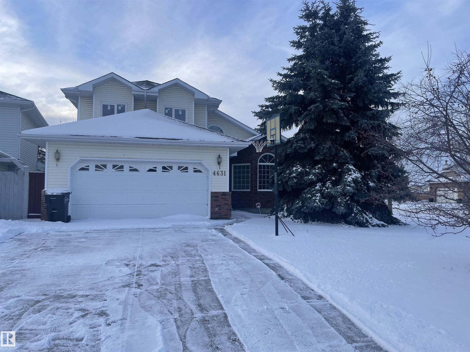 Property Photo: 4631 43 Avenue NW AB T6L 6L9