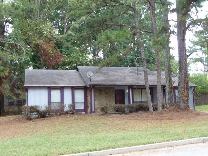 Property Photo: 5472 Forest East Lane GA 30088