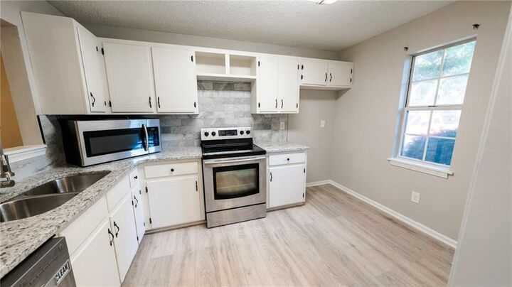 Property Photo: 4089 Stillwater Drive GA 30096