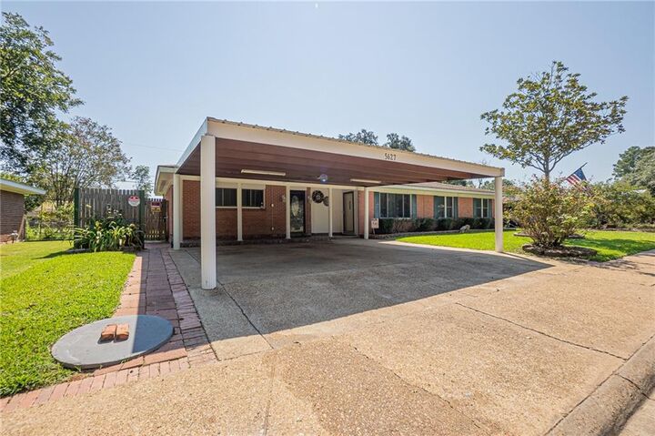 Property Photo: 5627 W Circle Drive LA 71301