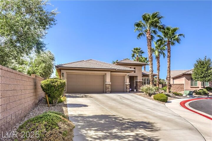 Property Photo: 3805 Avian Court NV 89084