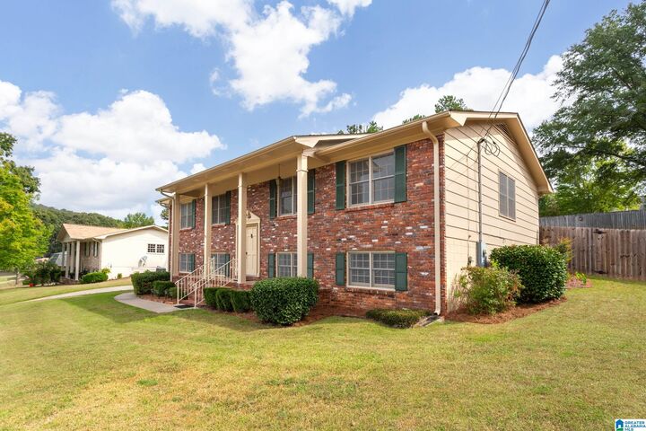 Property Photo: 915 Pinecliff Drive AL 36203