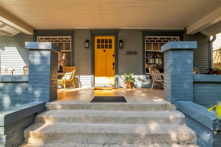 Property Photo: 2606 Hopkins Street TX 77006