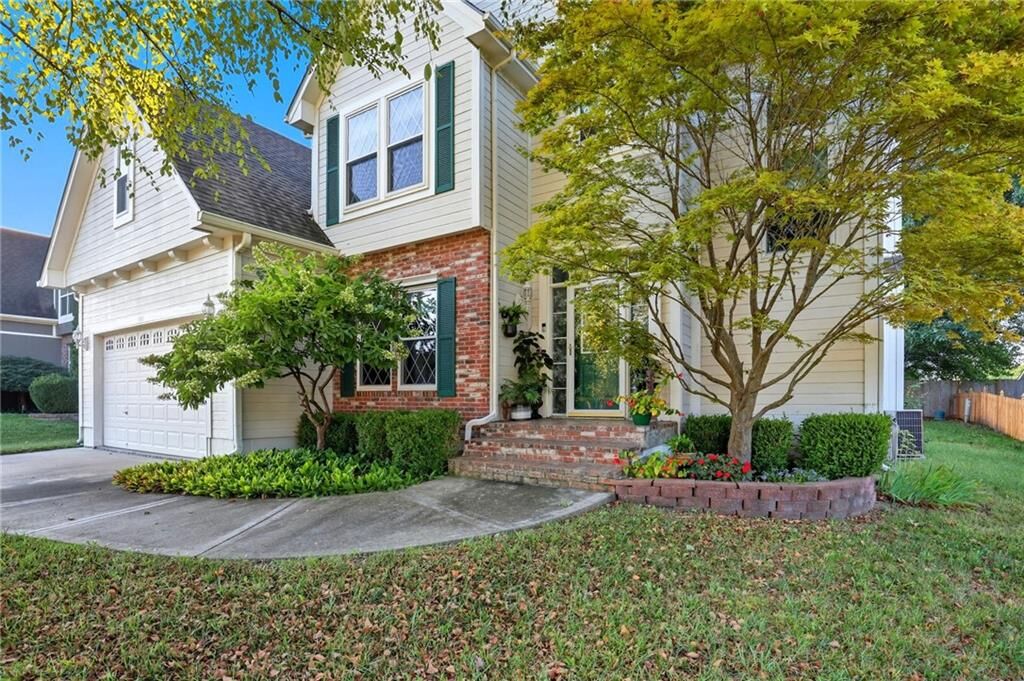 Property Photo: 501 Stacey Drive MO 64082