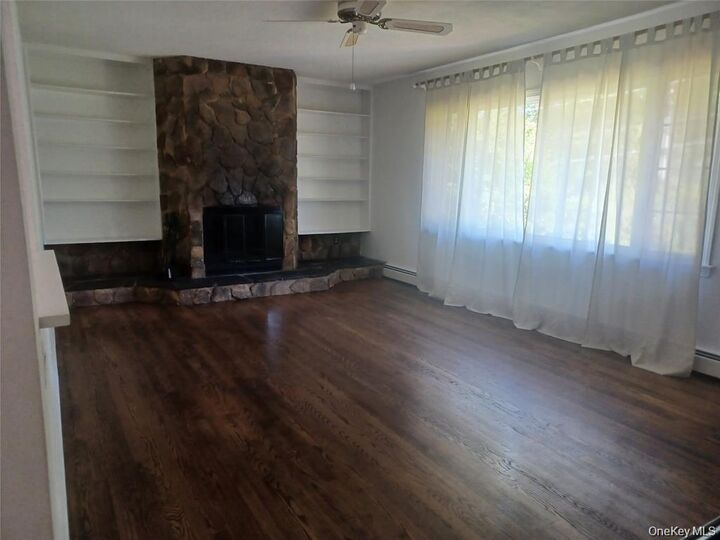 Property Photo:  2 E Willow Tree Road  NY 10977 