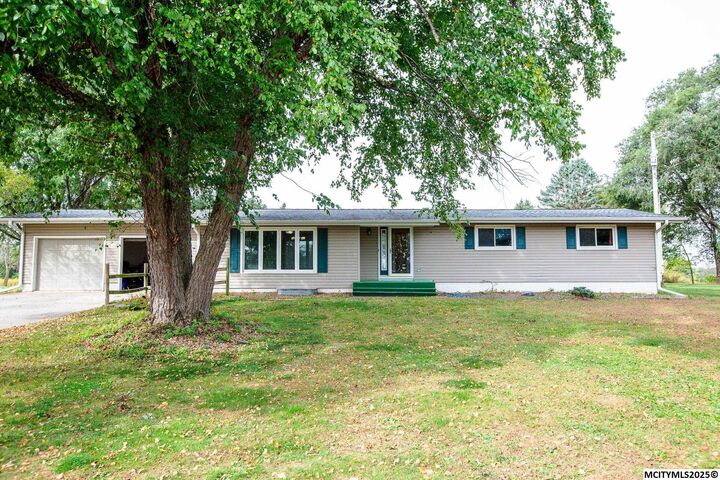 23620 Thrush Ave.  Mason City IA 50401 photo