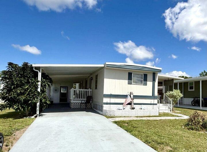 Property Photo:  5516 Holiday Park Boulevard  FL 34287 
