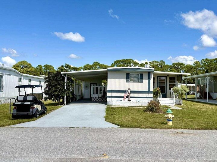 Property Photo: 5516 Holiday Park Boulevard FL 34287