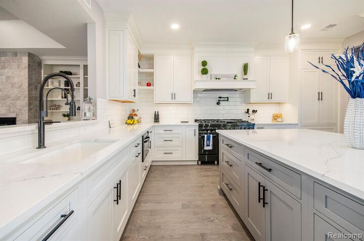 Property Photo:  1219 N Main Street  MI 48307 1119 