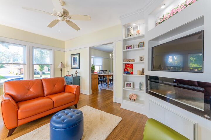 Property Photo:  3827 Hollywood Avenue  IL 60513 