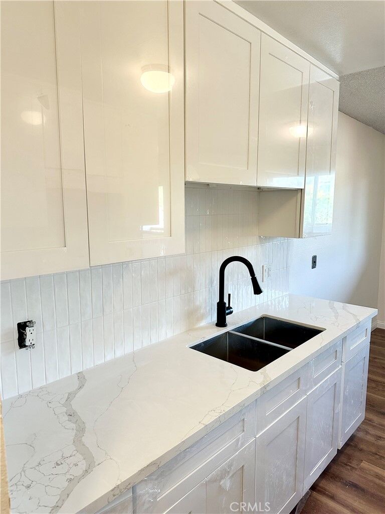 Property Photo:  3424 Pueblo Avenue 8  CA 90032 