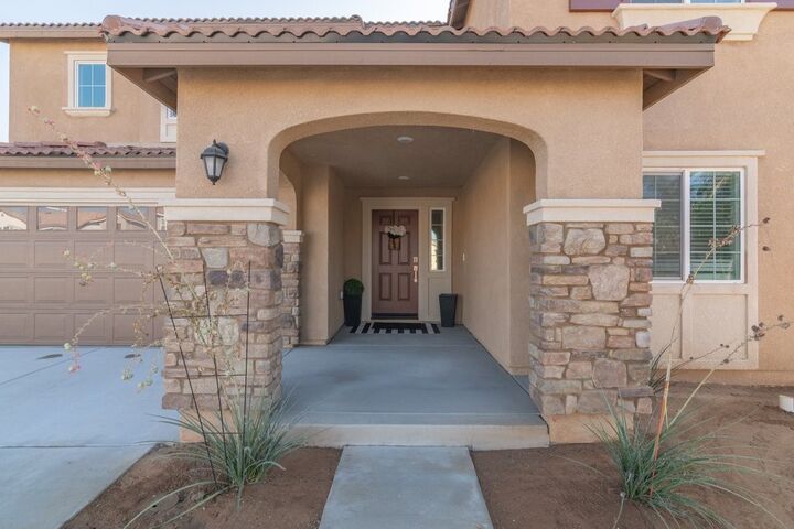 Property Photo:  387 Sunny Ridge  CA 92582 