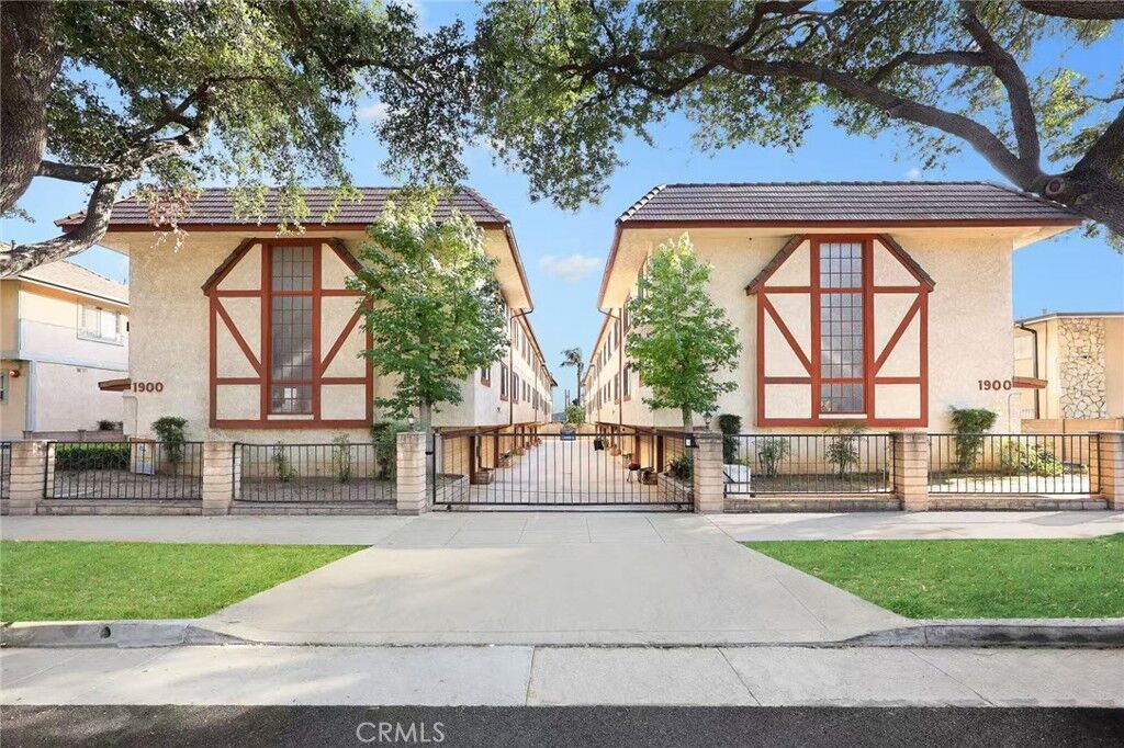 Property Photo:  1900 Pepper 12  CA 91801 