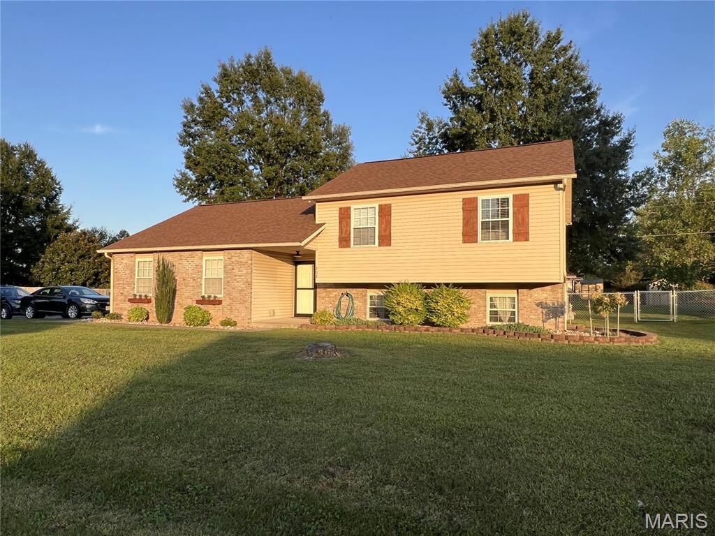 Property Photo:  202 Melissa'S Drive  MO 63755 
