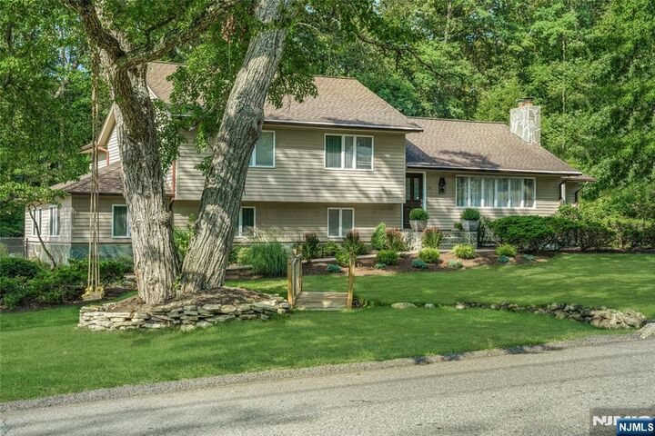 23 Chuckanutt Drive  Oakland NJ 07436 photo