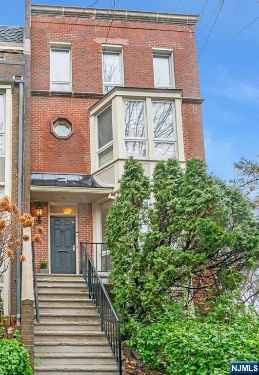 Property Photo:  110 Kensington Drive  NJ 07024 