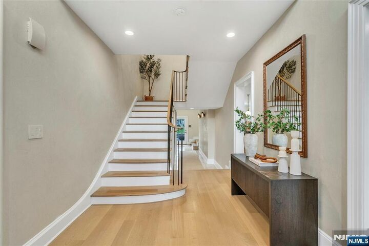 Property Photo:  96 Bluff Road  NJ 07024 