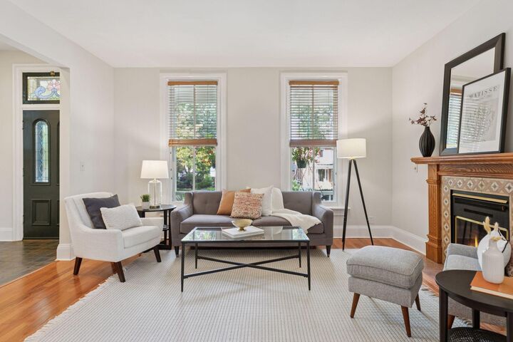 Property Photo:  490 Dayton Avenue  MN 55102 