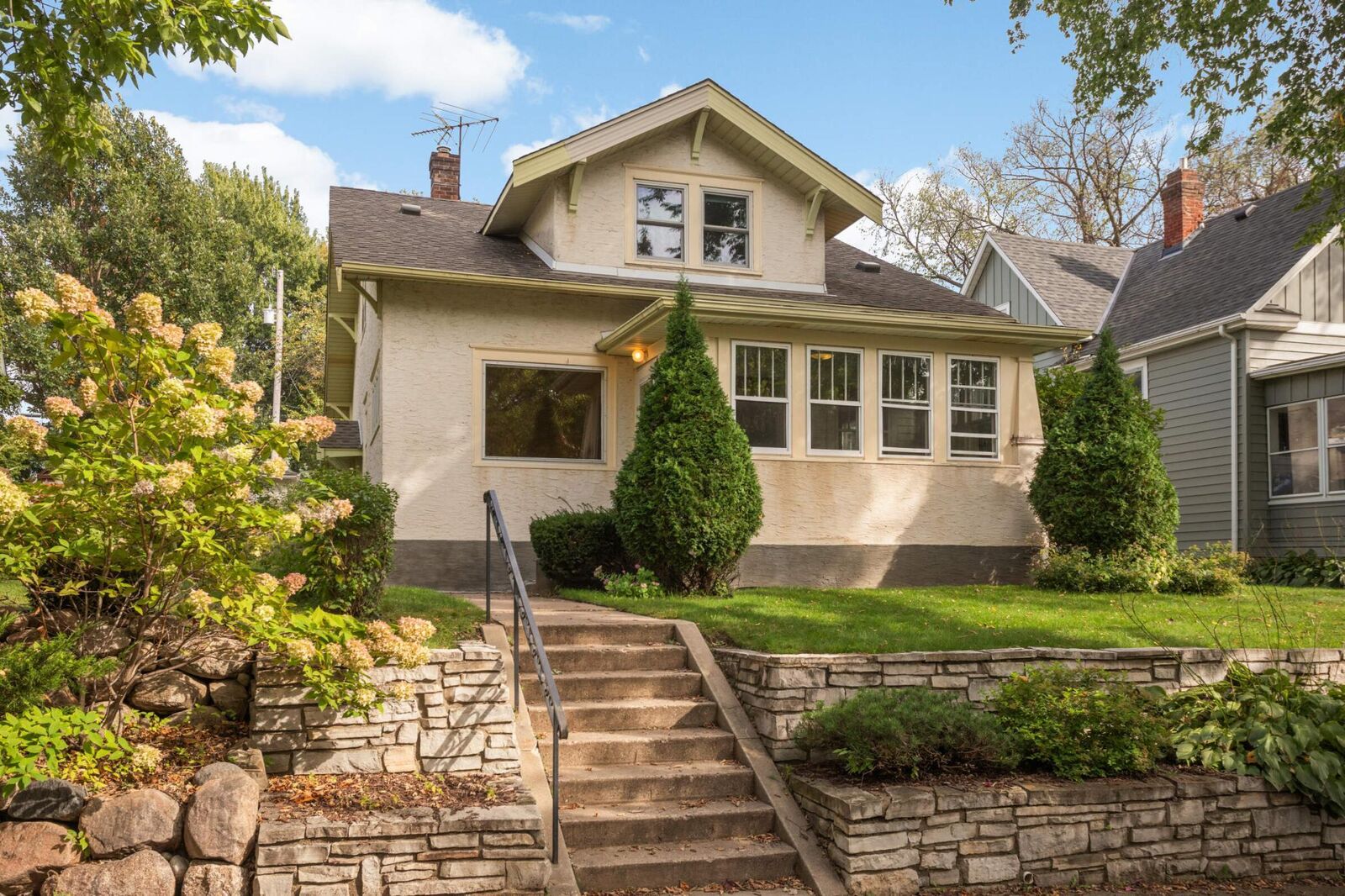 Property Photo:  1921 Hayes Street NE  MN 55418 