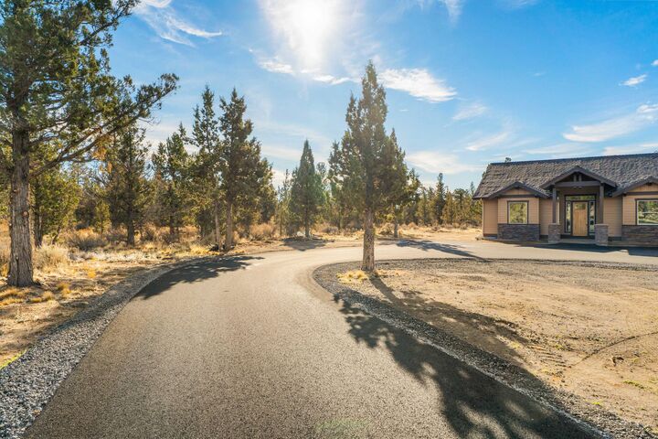 Property Photo:  1784 SE Texas Circle  OR 97754 