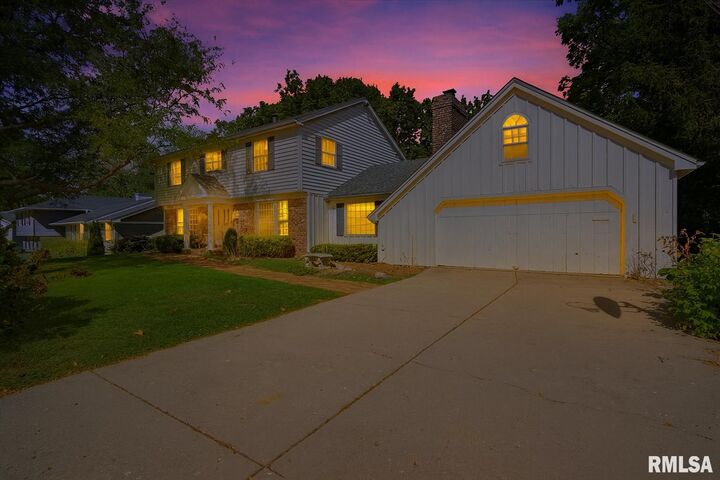 Property Photo:  1123 W Millford Lane  IL 61614 