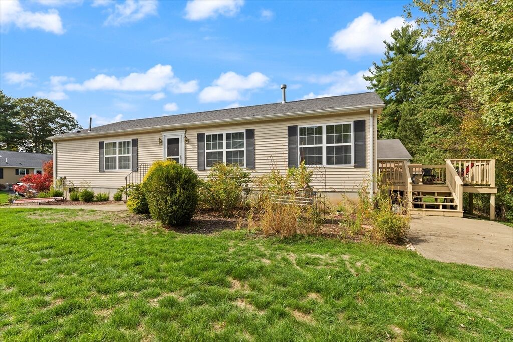 Property Photo:  14 Mountain Ash Rd 14  MA 02333 