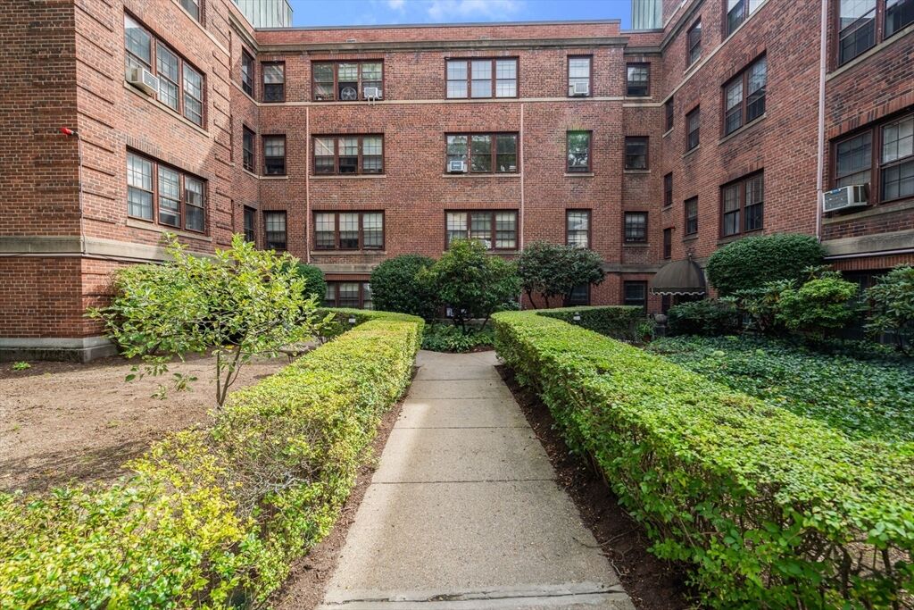 Property Photo:  4 Kilsyth Terrace 32  MA 02135 