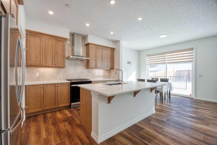 Property Photo:  244 Lucas Way NW  AB T3P 1M4 