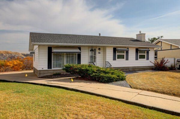 Property Photo:  16 Cedar Crescent  AB T0J 0Y6 