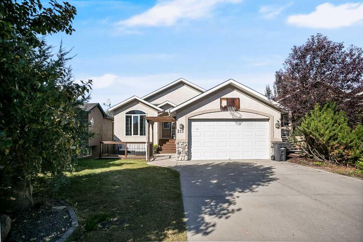 211 Lineham Acres Close NW  High River AB T1V 1W6 photo
