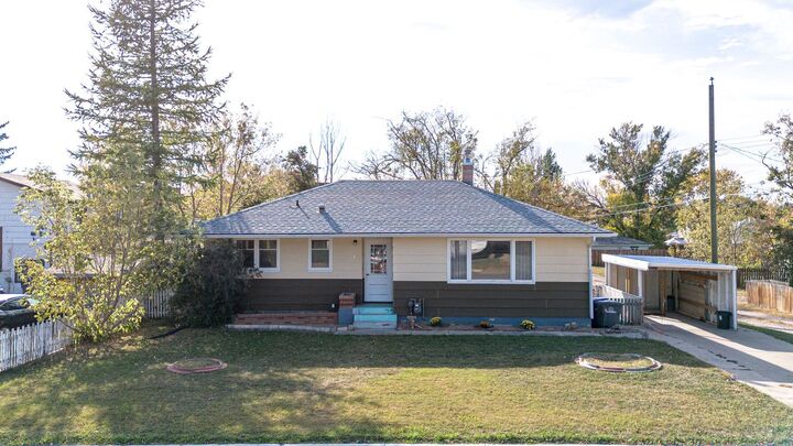 4705 3 Street W  Claresholm AB T0L 0T0 photo