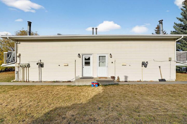 Photo de la propriété: 5326 61 Avenue AB T4H 1L3