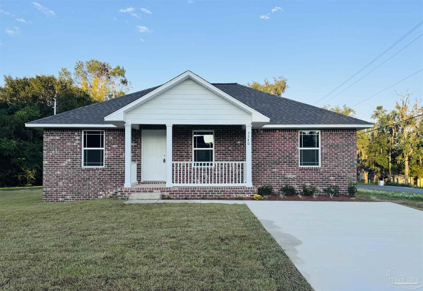 Property Photo:  5540 Hill St  FL 32570 